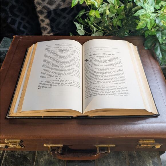 Vintage Navy Blue Hardback Book Facts and Fetishes in Advertising, Gundlach 1931 - Picture 3 of 8